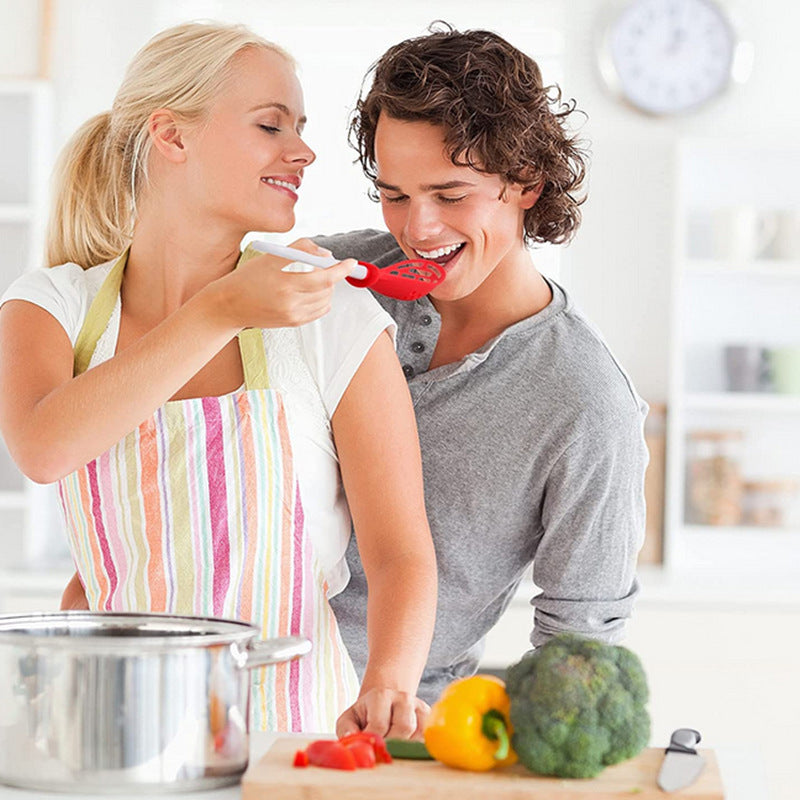 spatule-de-cuisine-professionnel-gouter